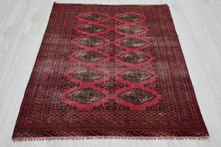 red Accent rug 3' 2" x 4' 1"