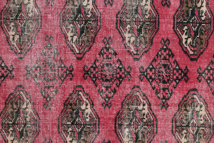 red Accent rug 3' 2" x 4' 1"
