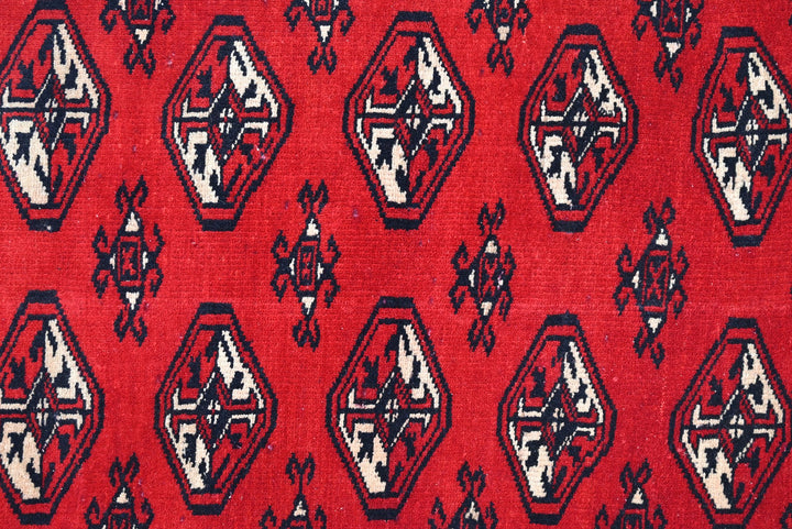 red Accent rug 2' 11" x 4' 2"