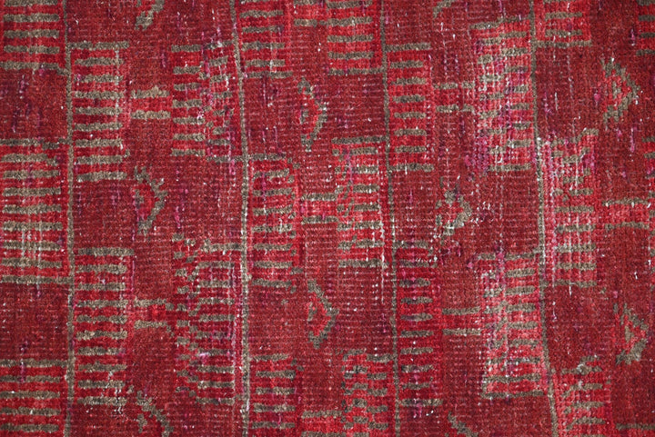 red Runner rug 2' 6" x 4' 7"