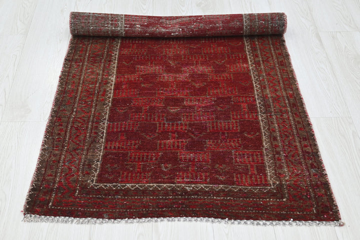 red Runner rug 2' 6" x 4' 7"
