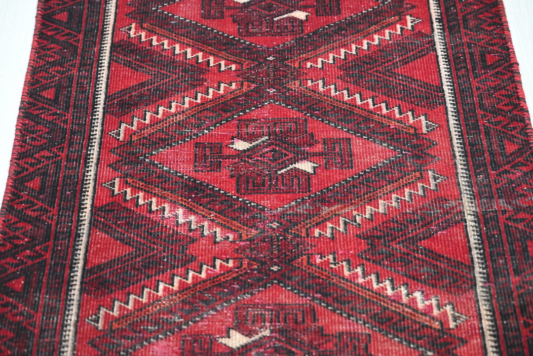 red Runner rug 2' 1" x 4' 11"