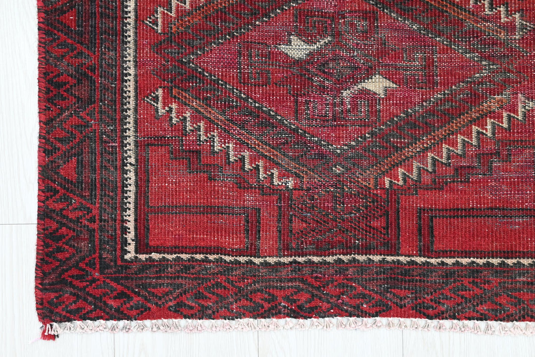 red Runner rug 2' 1" x 4' 11"