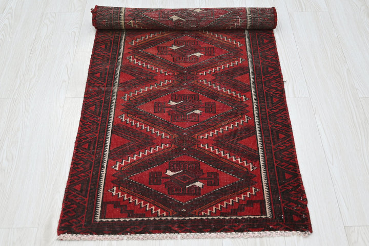 red Runner rug 2' 1" x 4' 11"