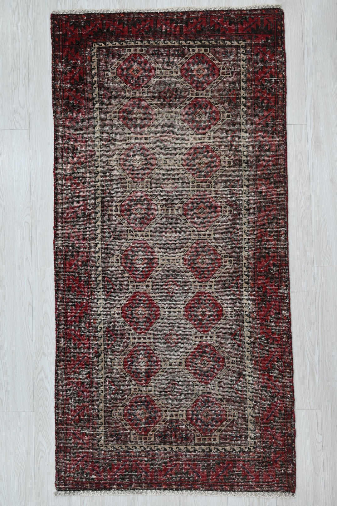 gray Runner rug 2' 6" x 5' 1"