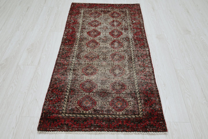 gray Runner rug 2' 6" x 5' 1"