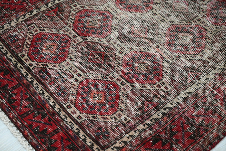 gray Runner rug 2' 6" x 5' 1"