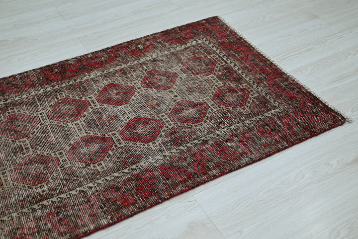 gray Runner rug 2' 6" x 5' 1"
