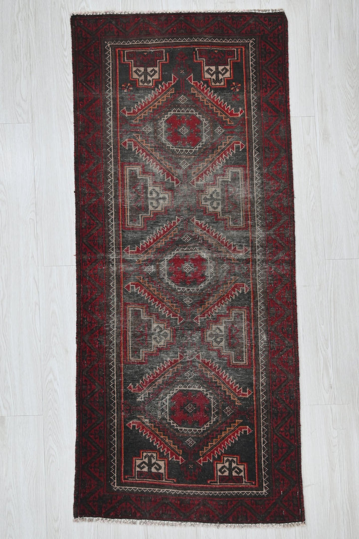 gray Runner rug 2' 4" x 5' 3"