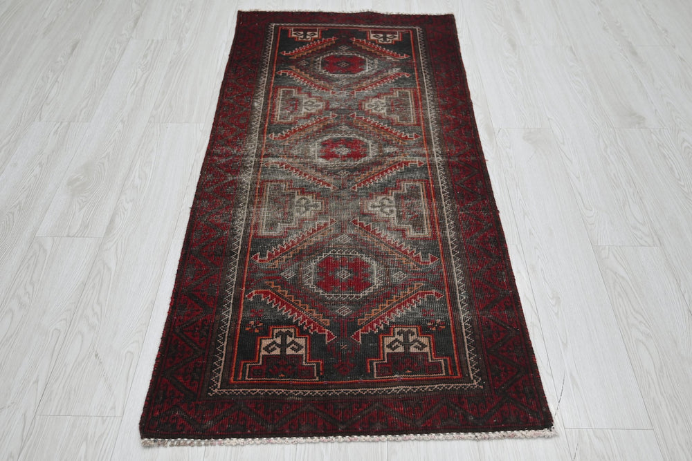 gray Runner rug 2' 4" x 5' 3"