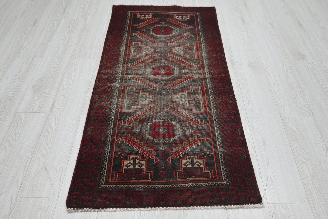 gray Runner rug 2' 4" x 5' 3"