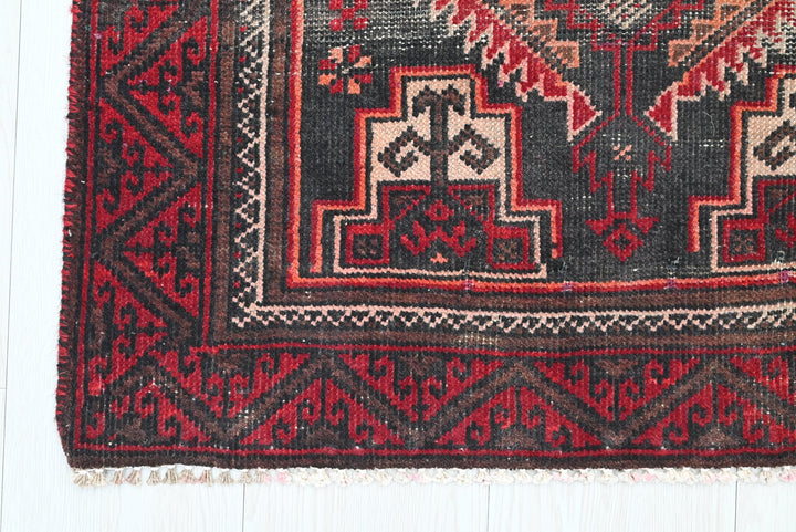 gray Runner rug 2' 4" x 5' 3"