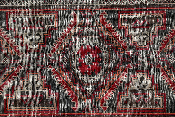 gray Runner rug 2' 4" x 5' 3"
