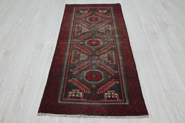 gray Runner rug 2' 4" x 5' 3"