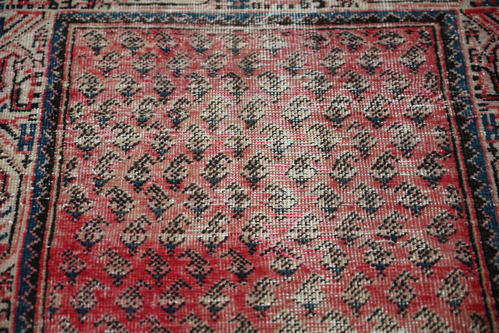 red Accent rug 2' 4" x 3' 7"