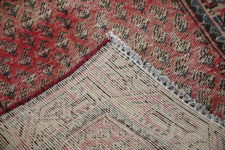 red Accent rug 2' 4" x 3' 7"