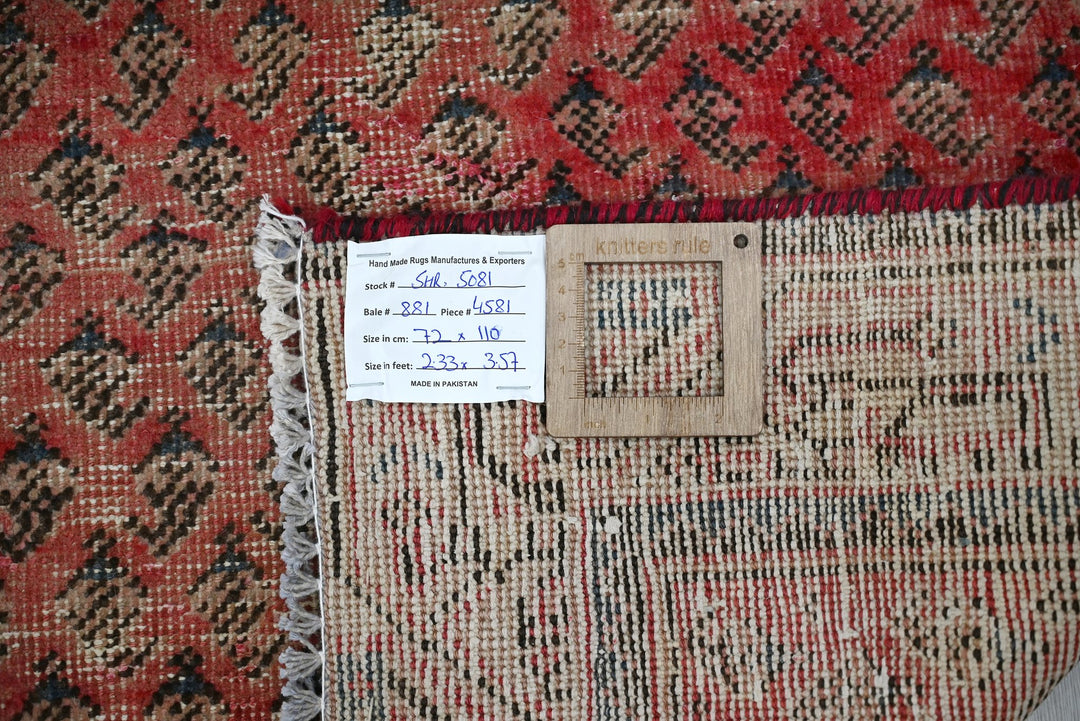 red Accent rug 2' 4" x 3' 7"