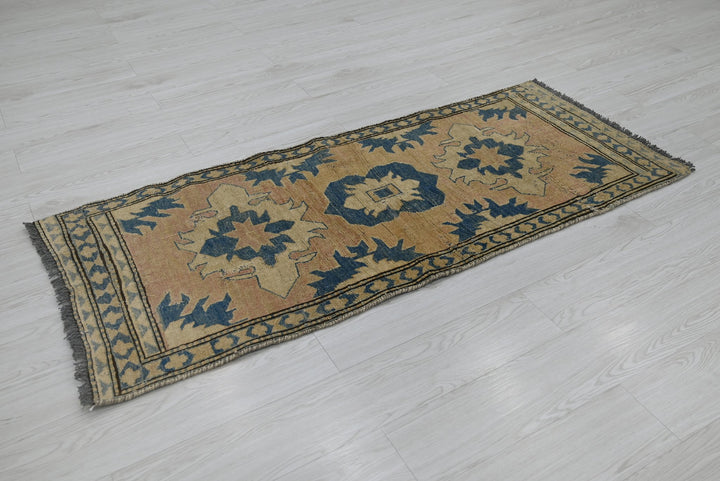 brown Runner rug 2' 2" x 5' 3"