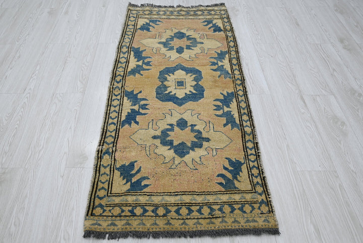 brown Runner rug 2' 2" x 5' 3"
