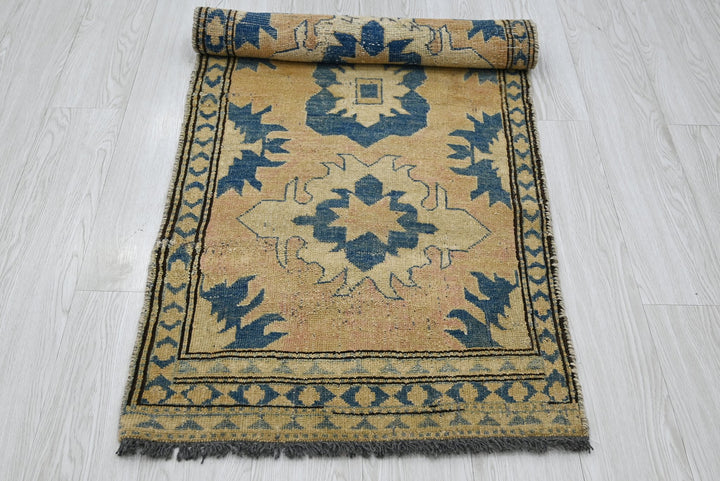 brown Runner rug 2' 2" x 5' 3"