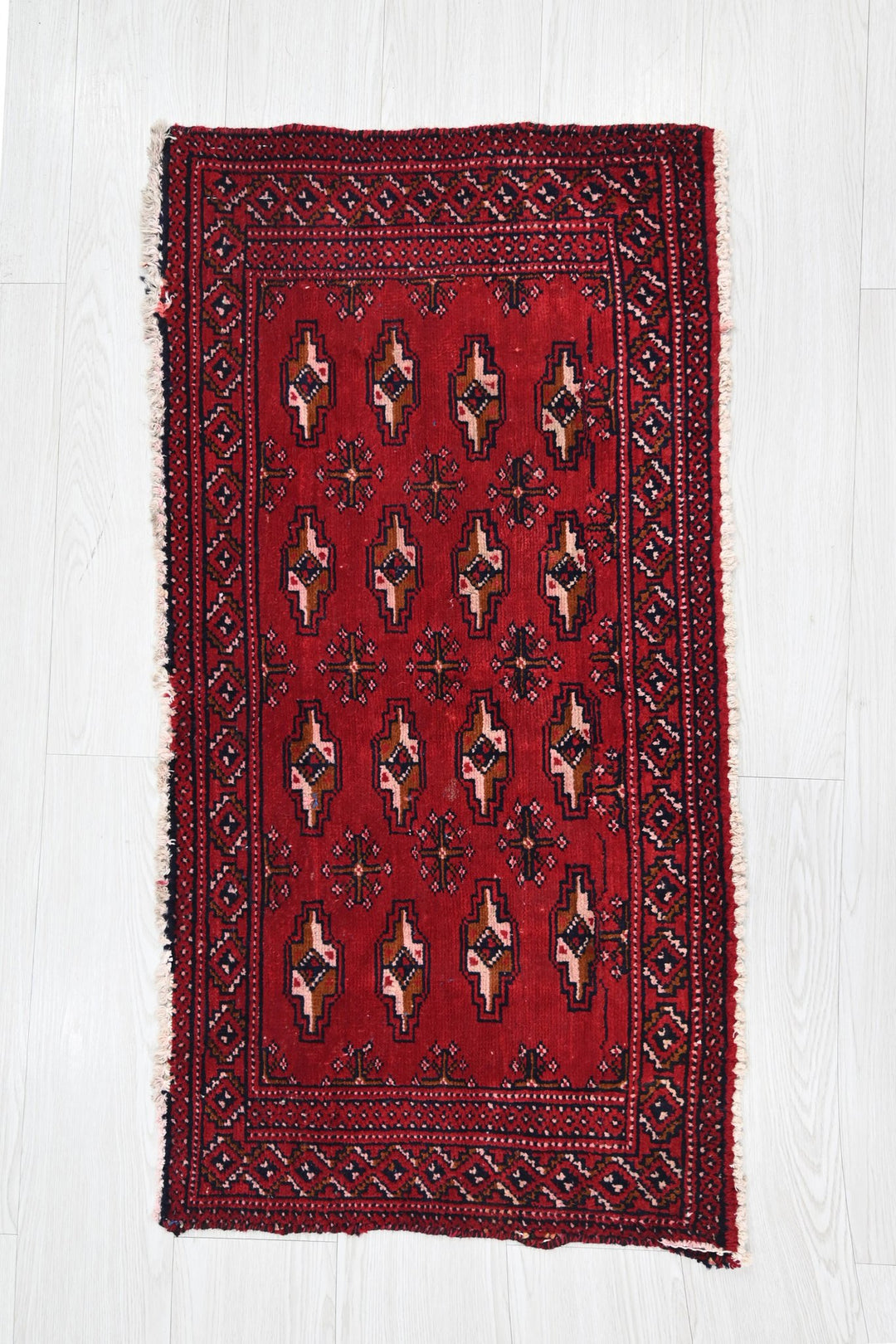 red Accent rug 1' 8" x 3' 5"