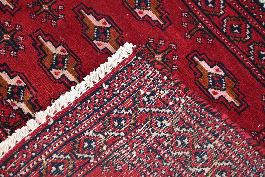 red Accent rug 1' 8" x 3' 5"