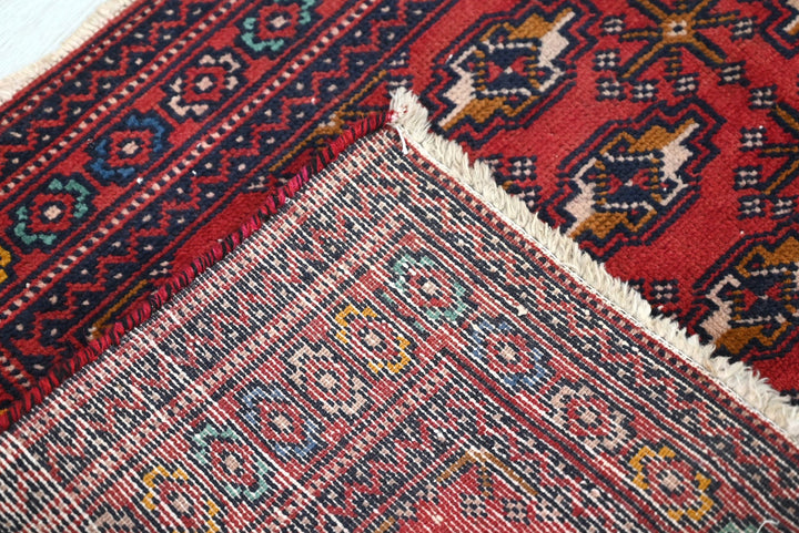 red Runner rug 1' 7" x 6' 5"