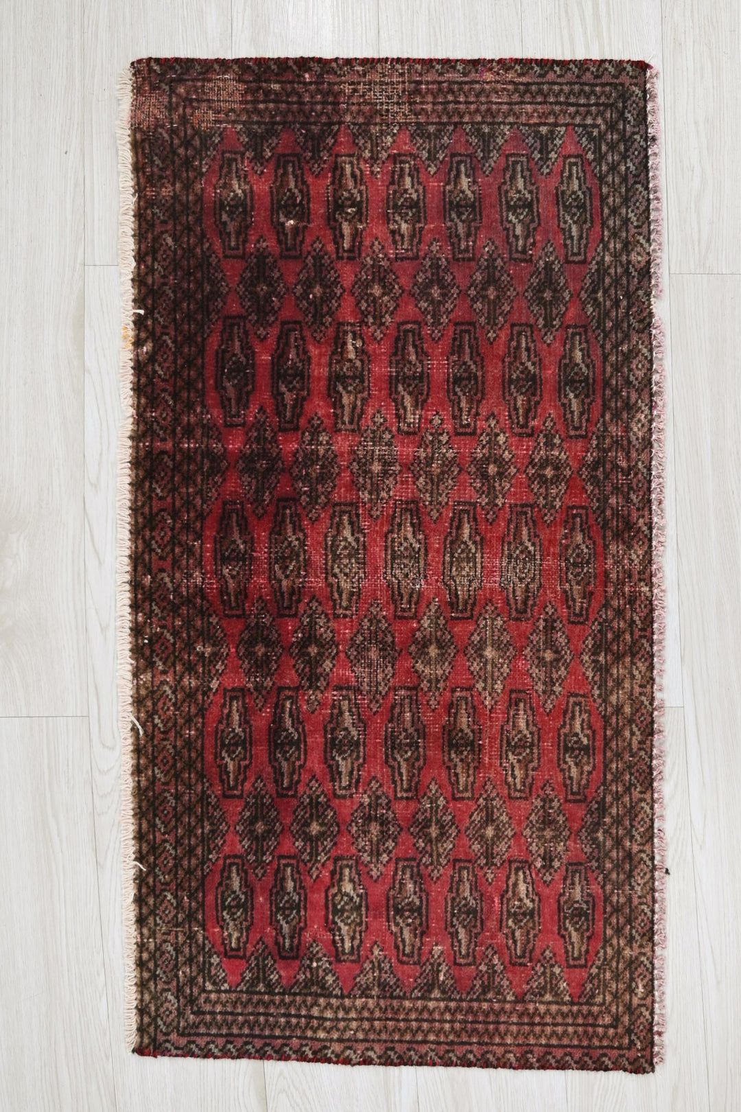 red Accent rug 1' 9" x 3' 4"