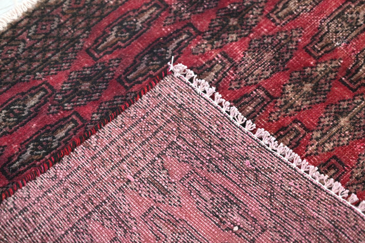 red Accent rug 1' 9" x 3' 4"