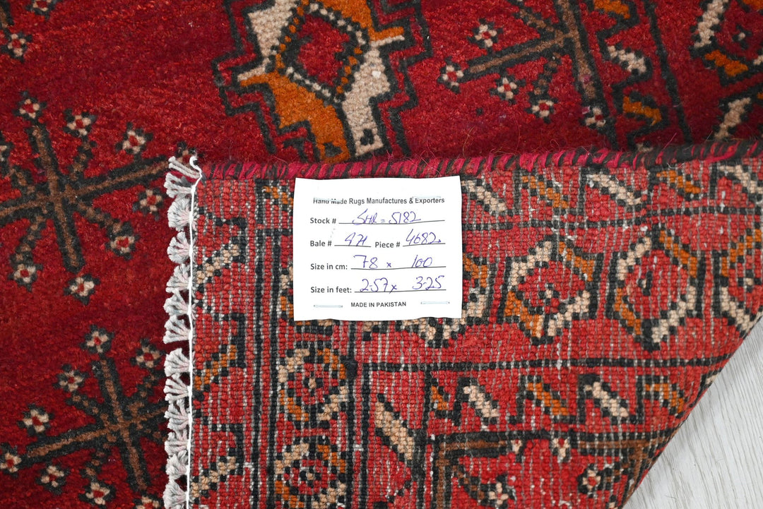 red Accent rug 2' 7" x 3' 3"