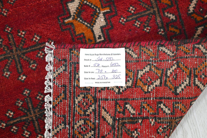 red Accent rug 2' 7" x 3' 3"