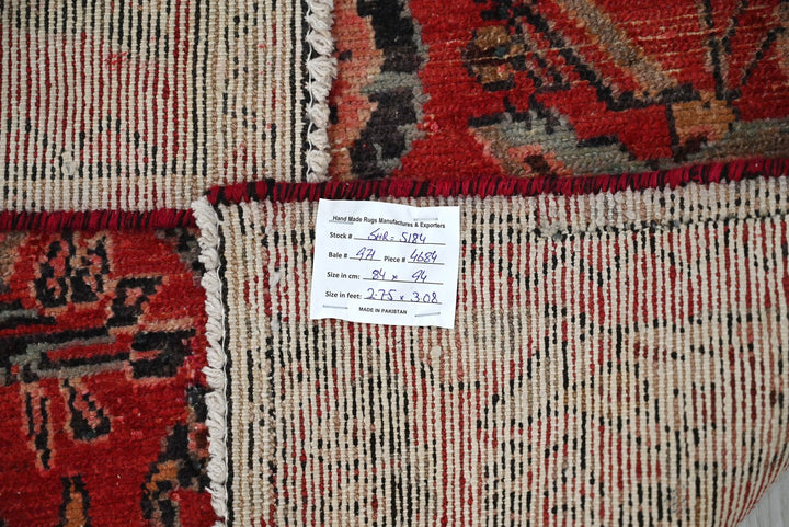 red Accent rug 2' 9" x 3' 1"