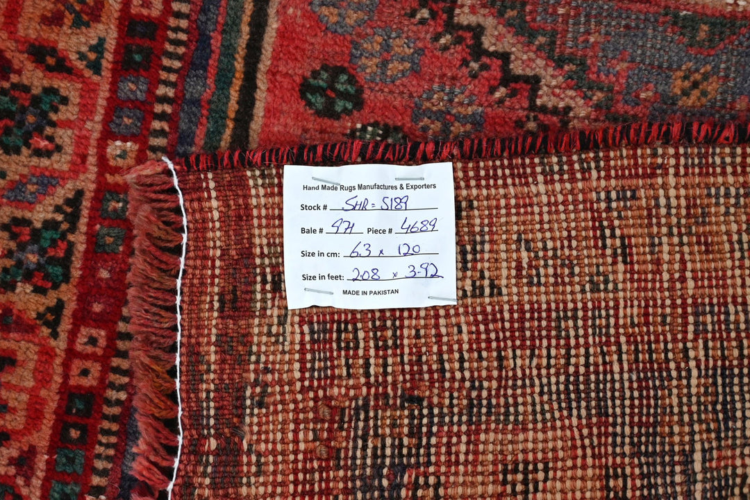 red Accent rug 2' 1" x 3' 11"