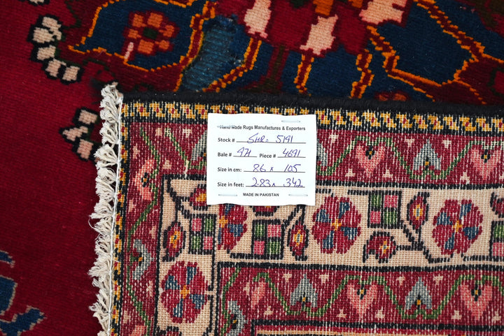 red Accent rug 2' 10" x 3' 5"