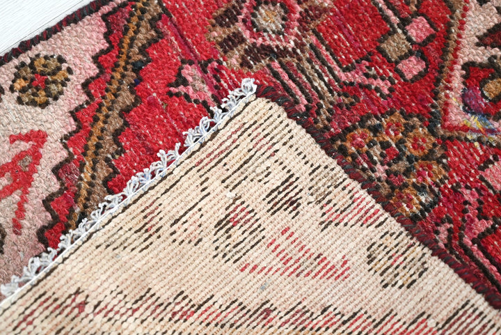 red Mini rug 1' 5" x 3' 5"