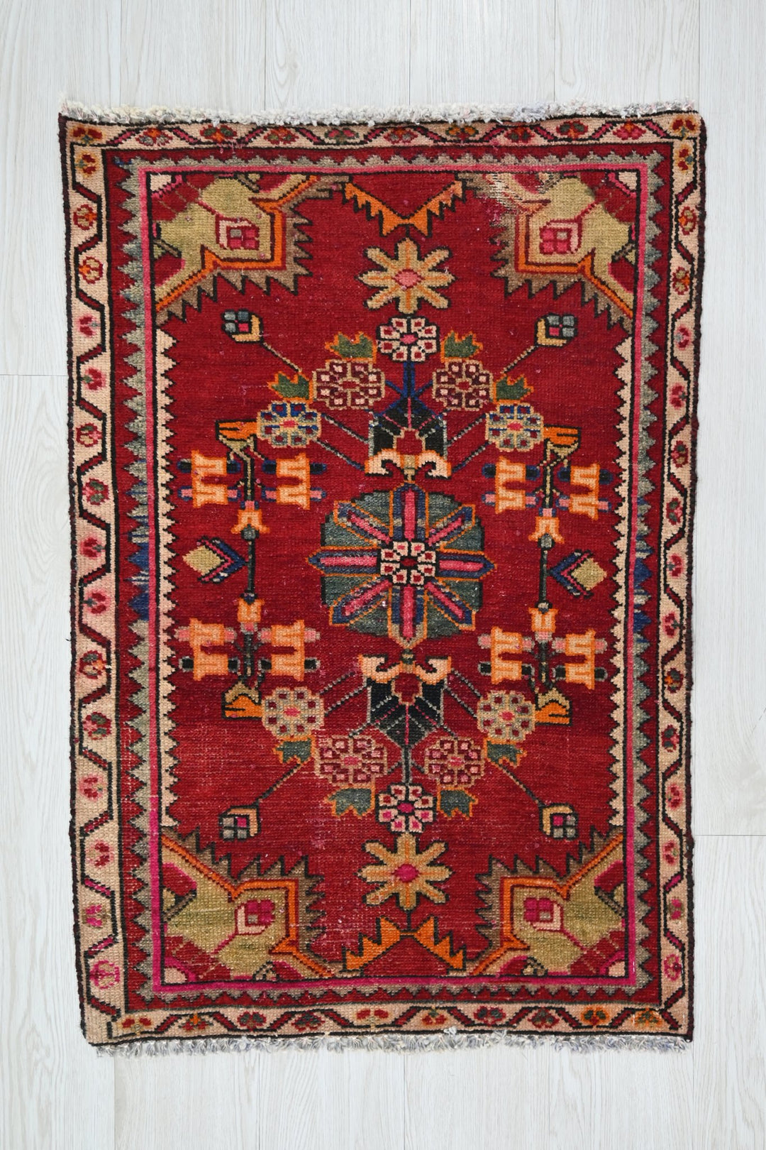 red Accent rug 2' 1" x 3' 0"