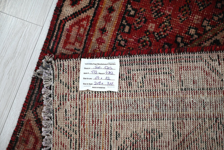 red Accent rug 2' 1" x 3' 8"