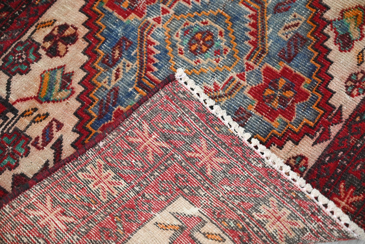 red Accent rug 2' 1" x 3' 0"
