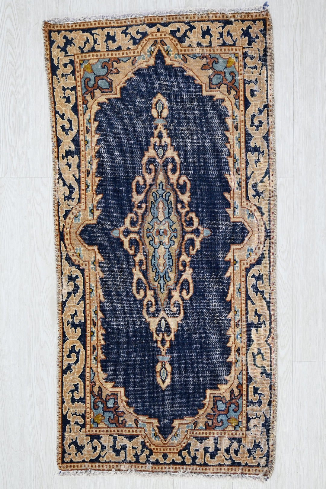 blue Accent rug 1' 10" x 3' 8"