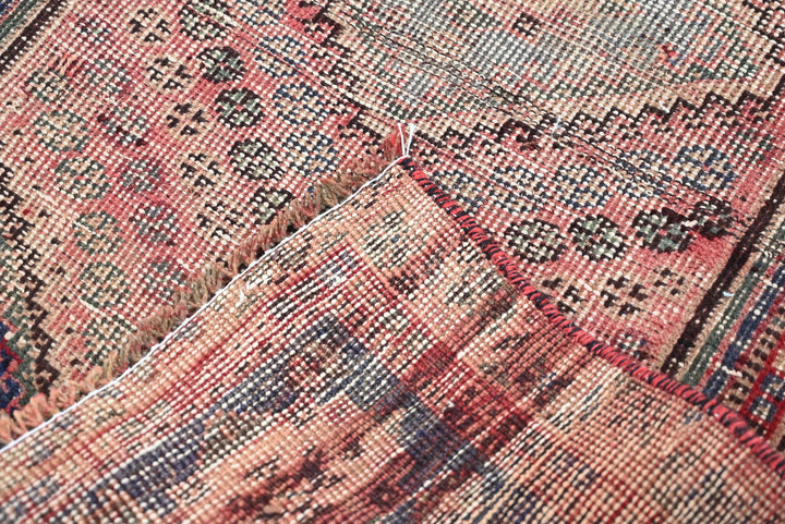 pink Accent rug 2' 2" x 3' 10"