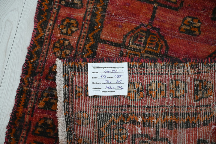 red Accent rug 1' 11" x 3' 5"