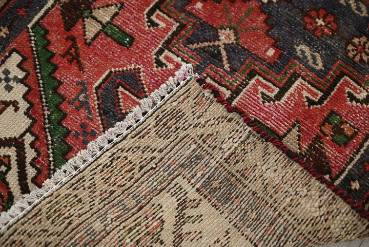 red Accent rug 2' 2" x 3' 4"