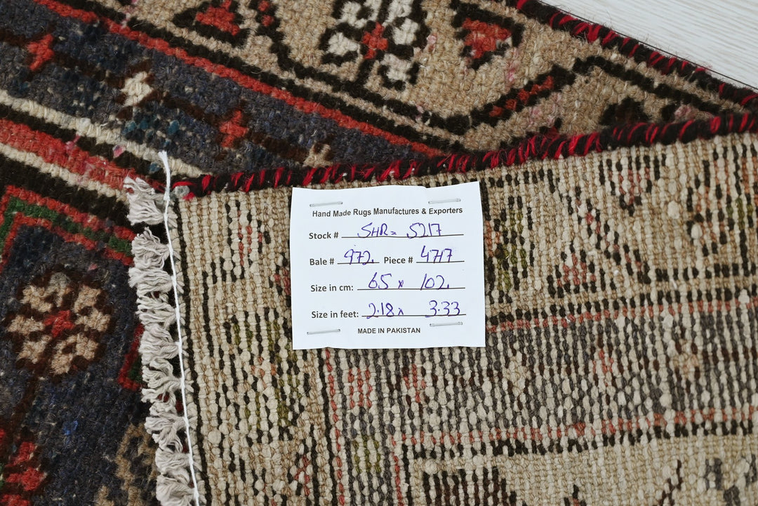 red Accent rug 2' 2" x 3' 4"