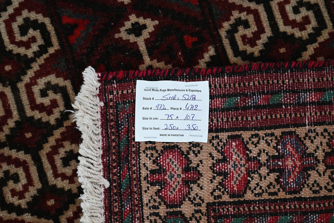 red Accent rug 2' 6" x 3' 6"