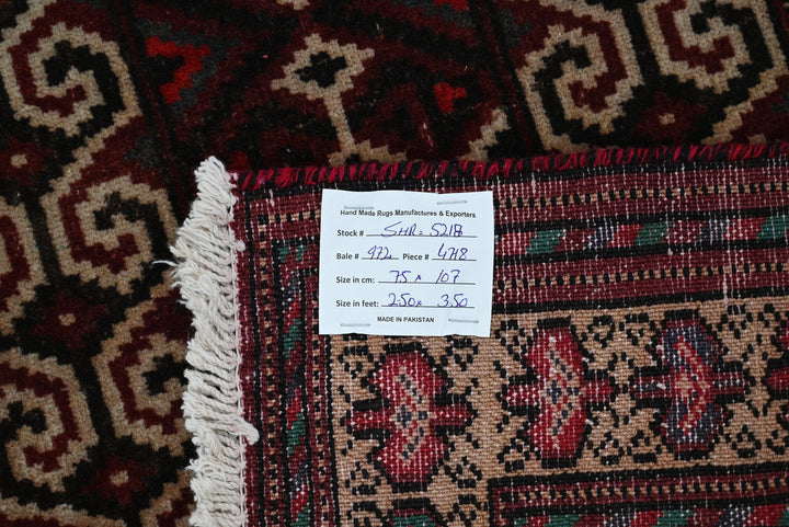 red Accent rug 2' 6" x 3' 6"