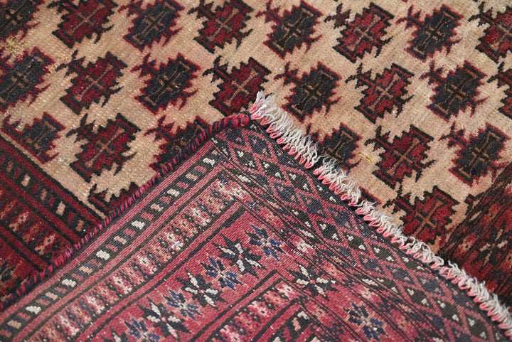 brown Accent rug 2' 9" x 2' 9"