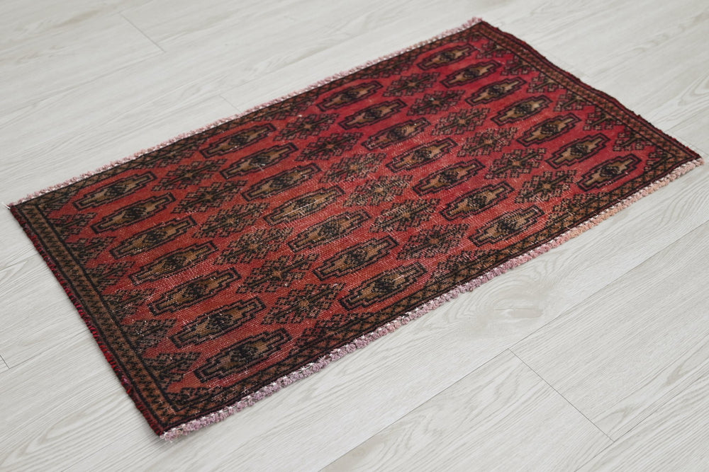 red Mini rug 1' 5" x 2' 7"