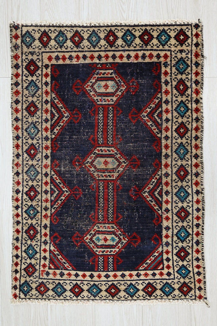 blue Accent rug 2' 0" x 2' 9"