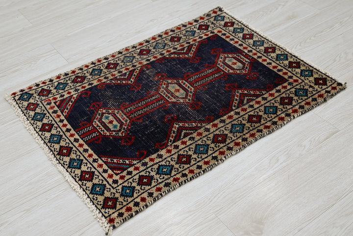 blue Accent rug 2' 0" x 2' 9"