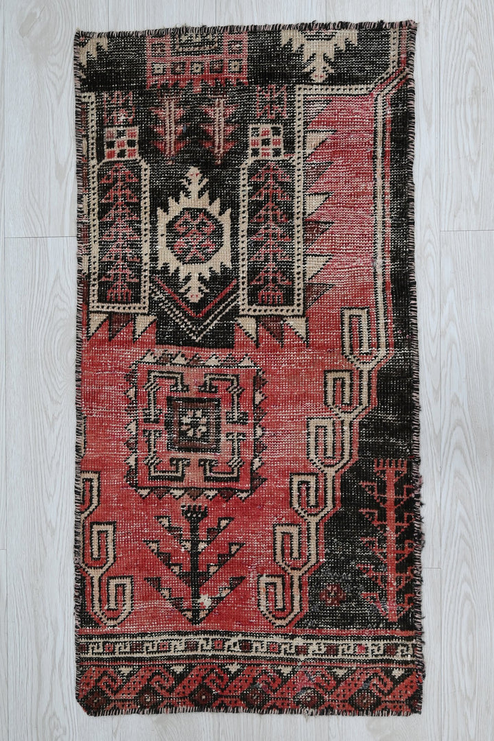 red Mini rug 1' 6" x 3' 1"